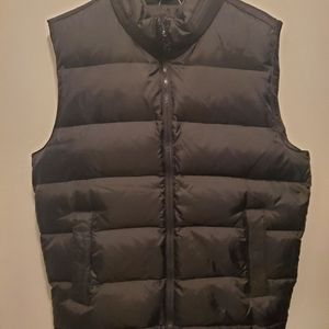 Gap black puffer vest